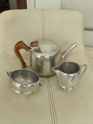 Picquot ware milk jug and - picquot,
