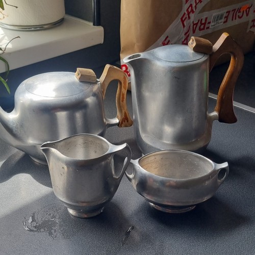 Picquot ware aluminium tea set - ware,